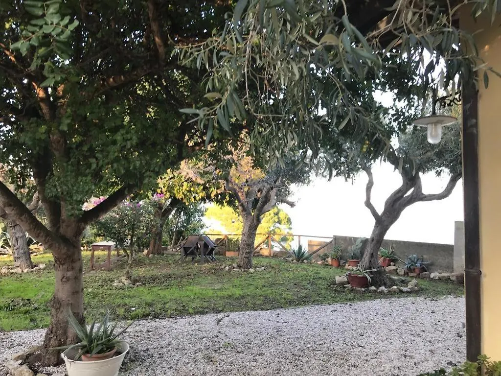 L'Ulivo In Villa Greco Tindari